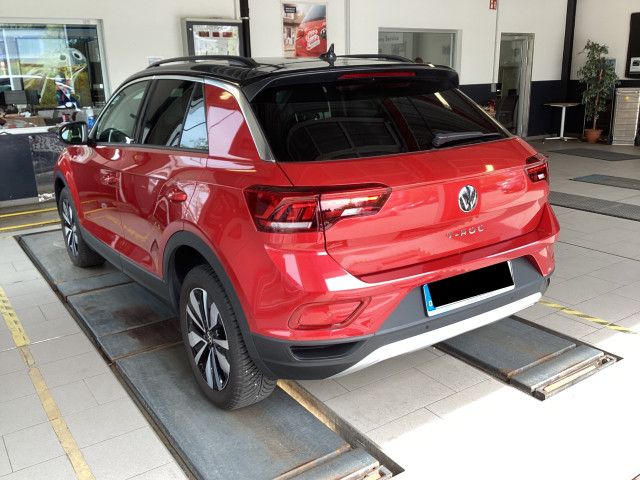 Volkswagen T-Roc 1.5 TSI Move CarPlay Szhzg LED Climatronic foto 5