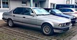 BMW E32 730I - BMW 730: E32 730i