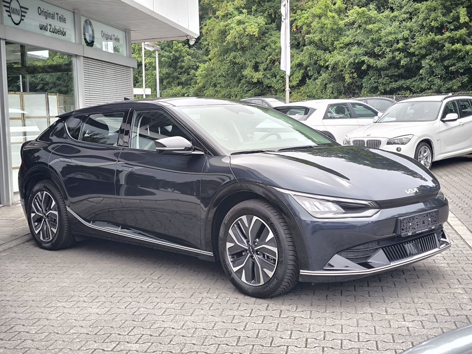 Fahrzeugabbildung Kia EV6 2WD WERKSGAR+NAVI+LED+SHZ+AHK+KAMERA+ACC+19"