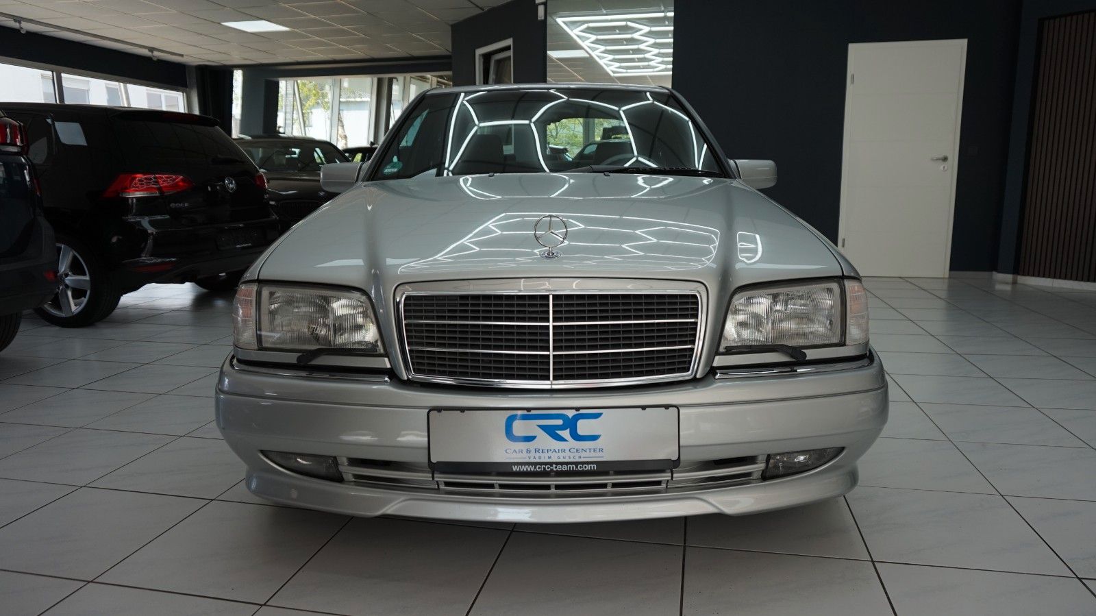 Fahrzeugabbildung Mercedes-Benz C 36 AMG aus deutscher Sammlung.
