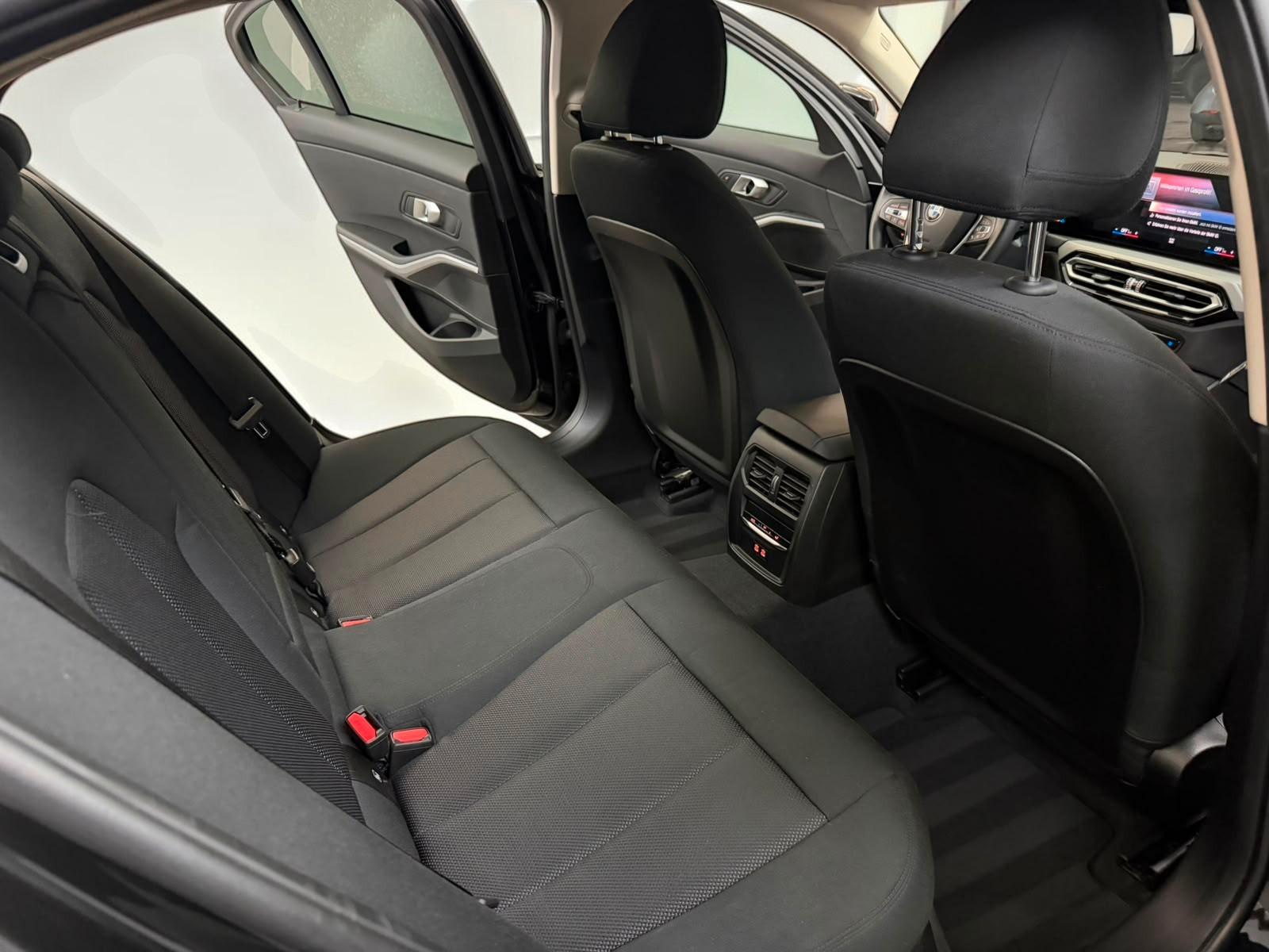 BMW 320 d Limo xDrive Shadow-Line*WIDE*LED*CARPLAY, миниатюра 17