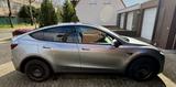 Tesla Model Y Long Range Dual Motor AWD - silberne Tesla Model Y