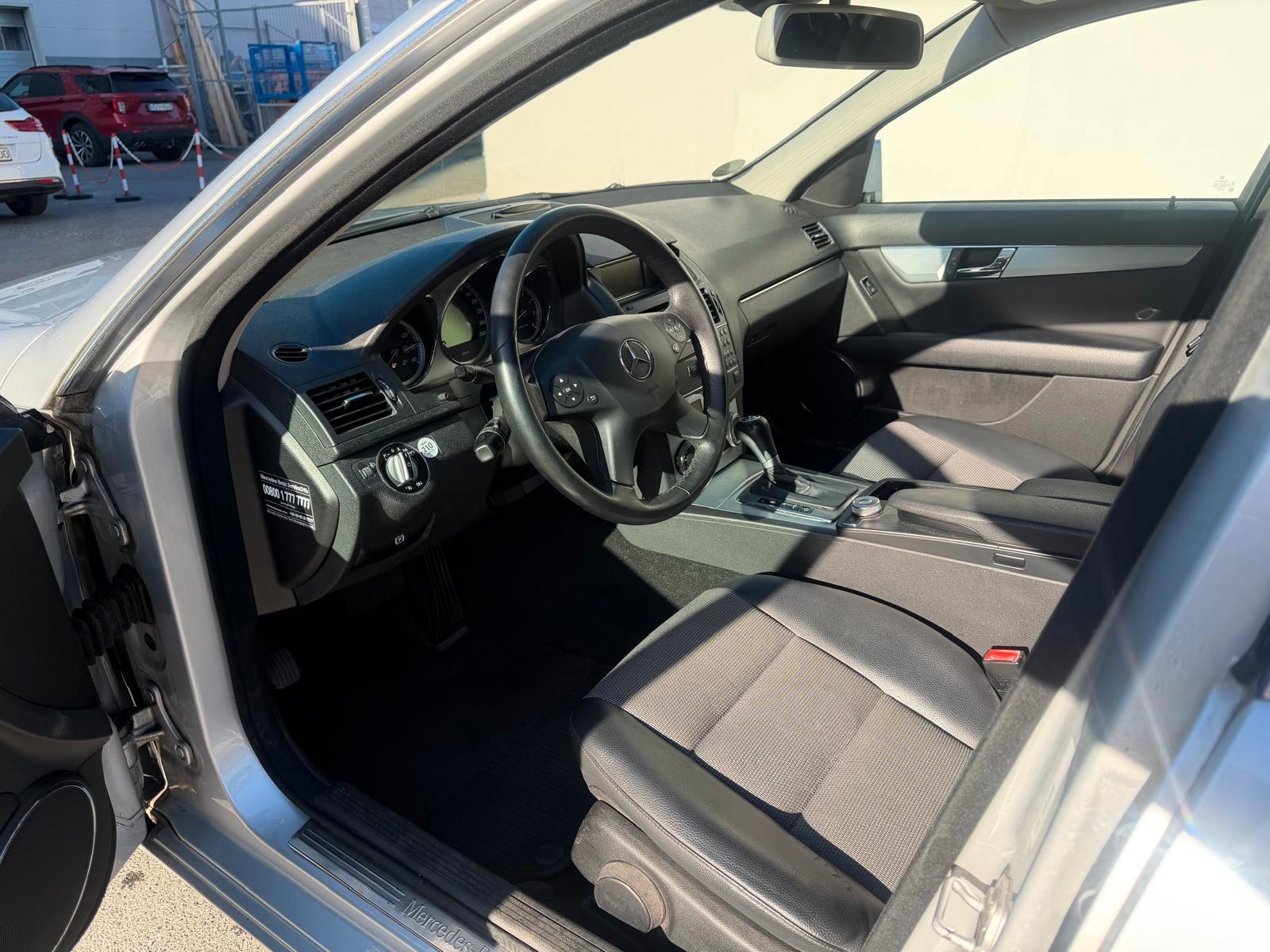 Mercedes-Benz C180 2009 — photo 10