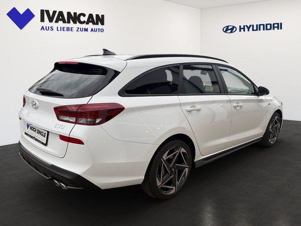 Fahrzeugabbildung Hyundai i30 Kombi 1.5T 140PS 48V N LINE Panoramadach