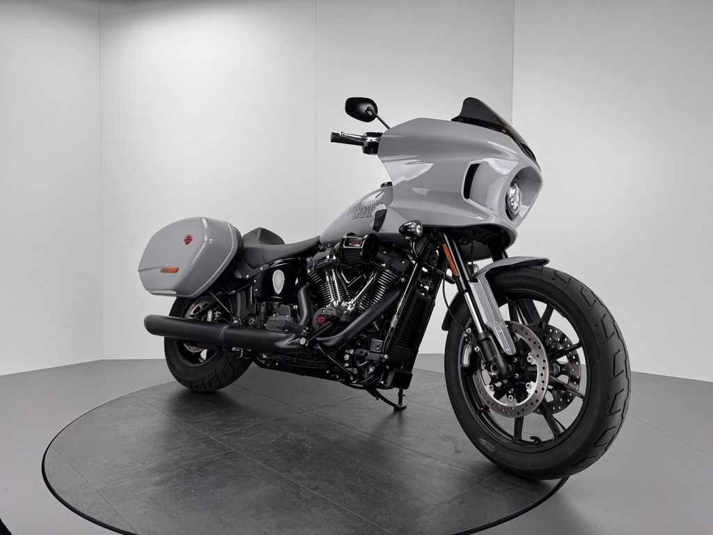 Fahrzeugabbildung Harley-Davidson LOW RIDER ST FXLRST *NEUWERTIG *1. HAND