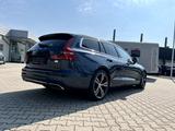 Volvo V60 T8 AWD Plus Bright Recharge *LED Navi AHK* - Volvo mit Hybrid-Antrieb: Scheckheftgepflegt