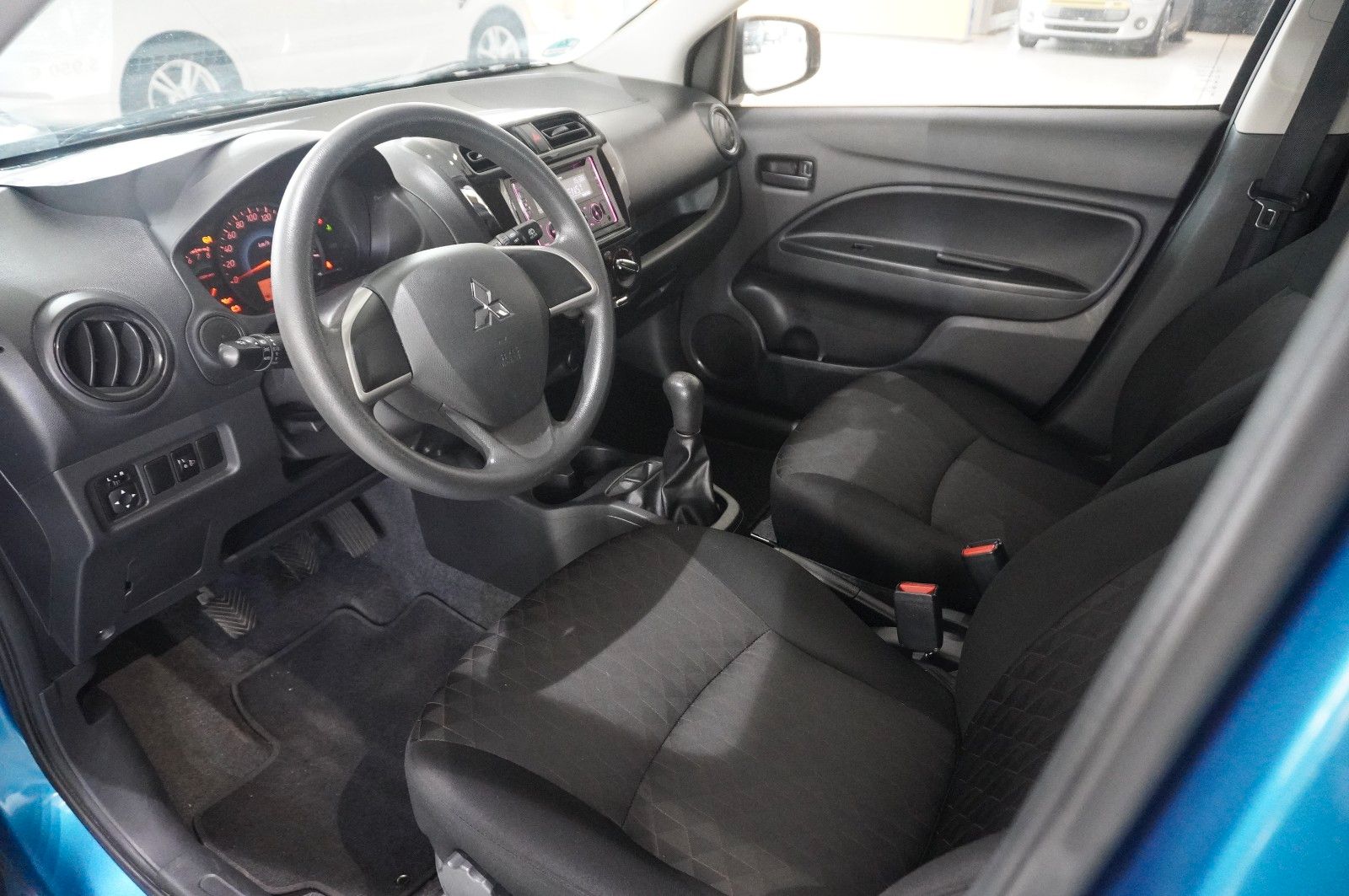 Fahrzeugabbildung Mitsubishi Space Star 1.2 SPIRIT 5-TÜR KLIMA/USB/CD/TÜV-NEU
