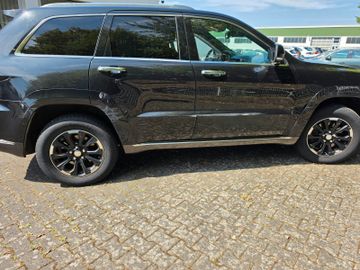 Jeep Grand Cherokee - 10