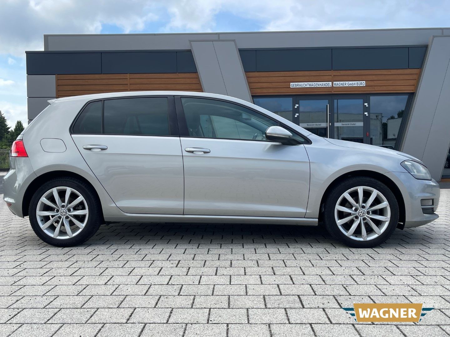 Fahrzeugabbildung Volkswagen Golf VII Highline BMT Klimaautomatik Bi-Xenon