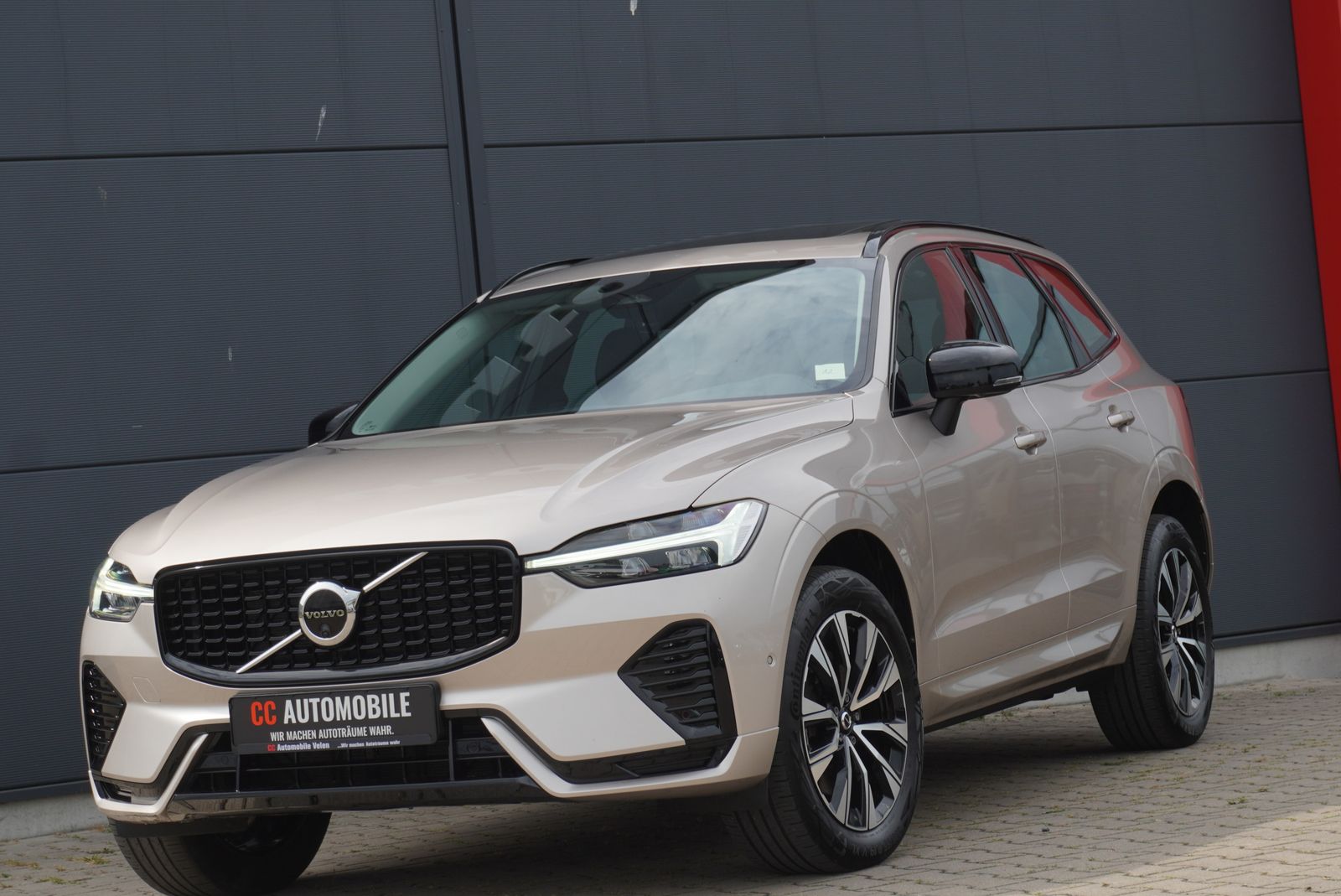 Volvo XC60 Plus Dark Pano Standhzg AHK Assistenz 360° foto 3