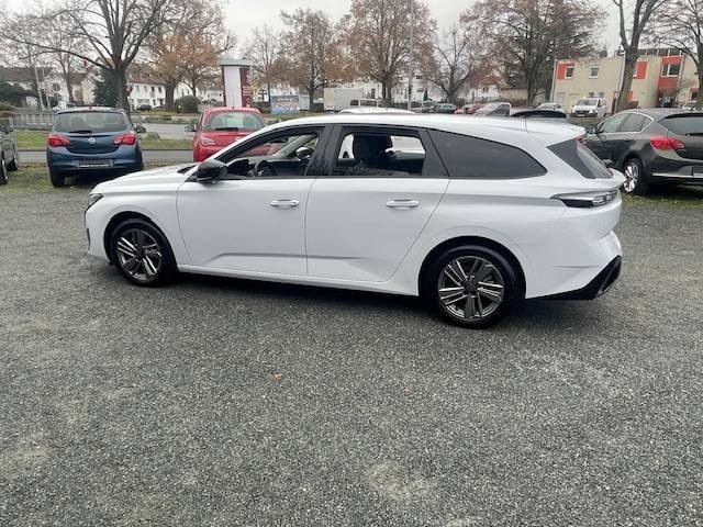 Fahrzeugabbildung Peugeot 308 SW Allure Blue HDI 130 eAT