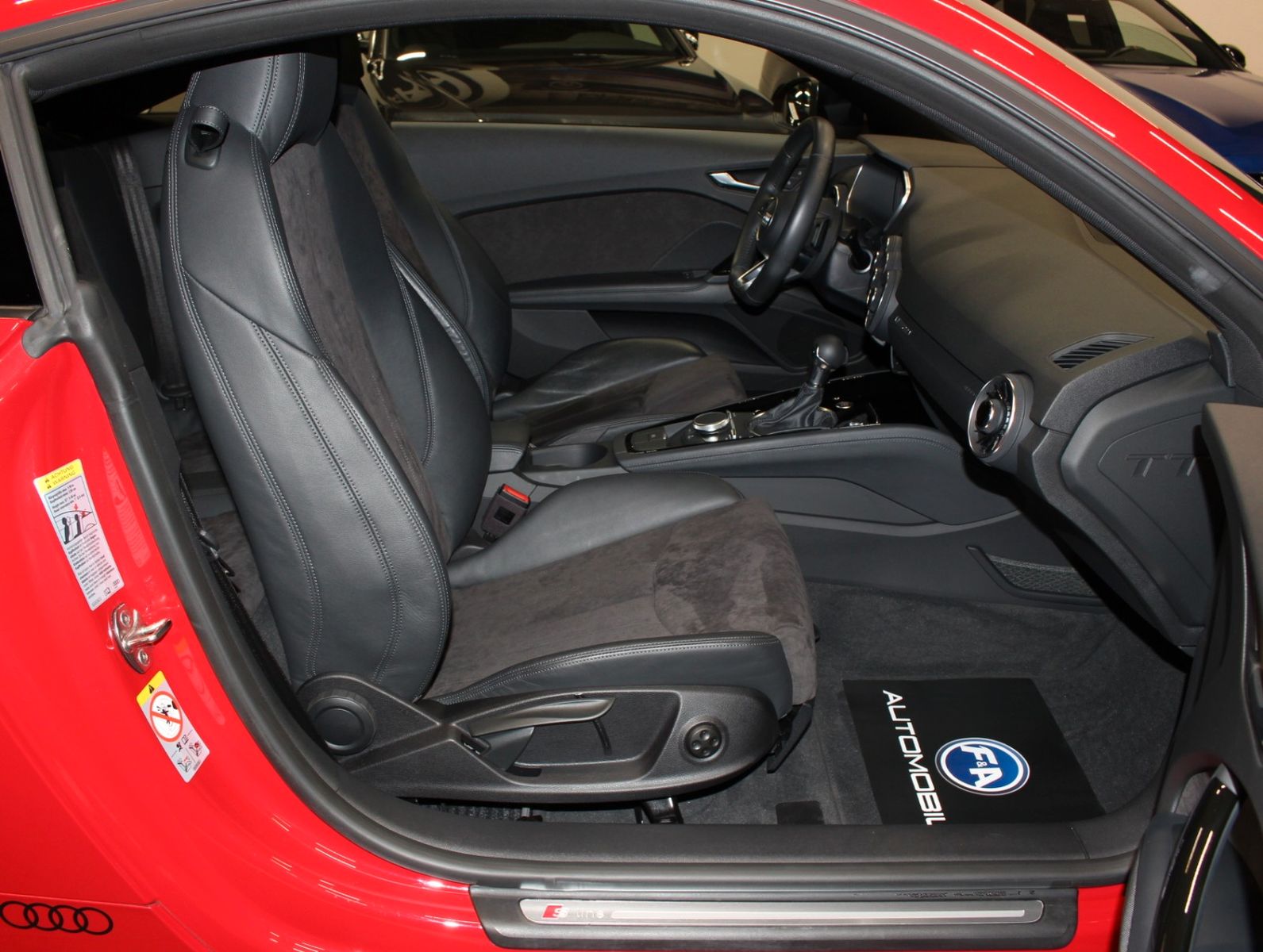 Fahrzeugabbildung Audi TT 1.8 TFSI Coupe S-Tronic S-Line Selection Plus