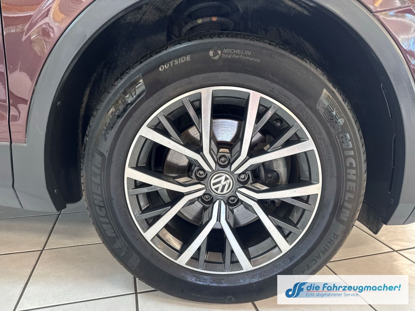 Fahrzeugabbildung Volkswagen Tiguan Comfortline BMT Start-Stopp 4Motion Navi