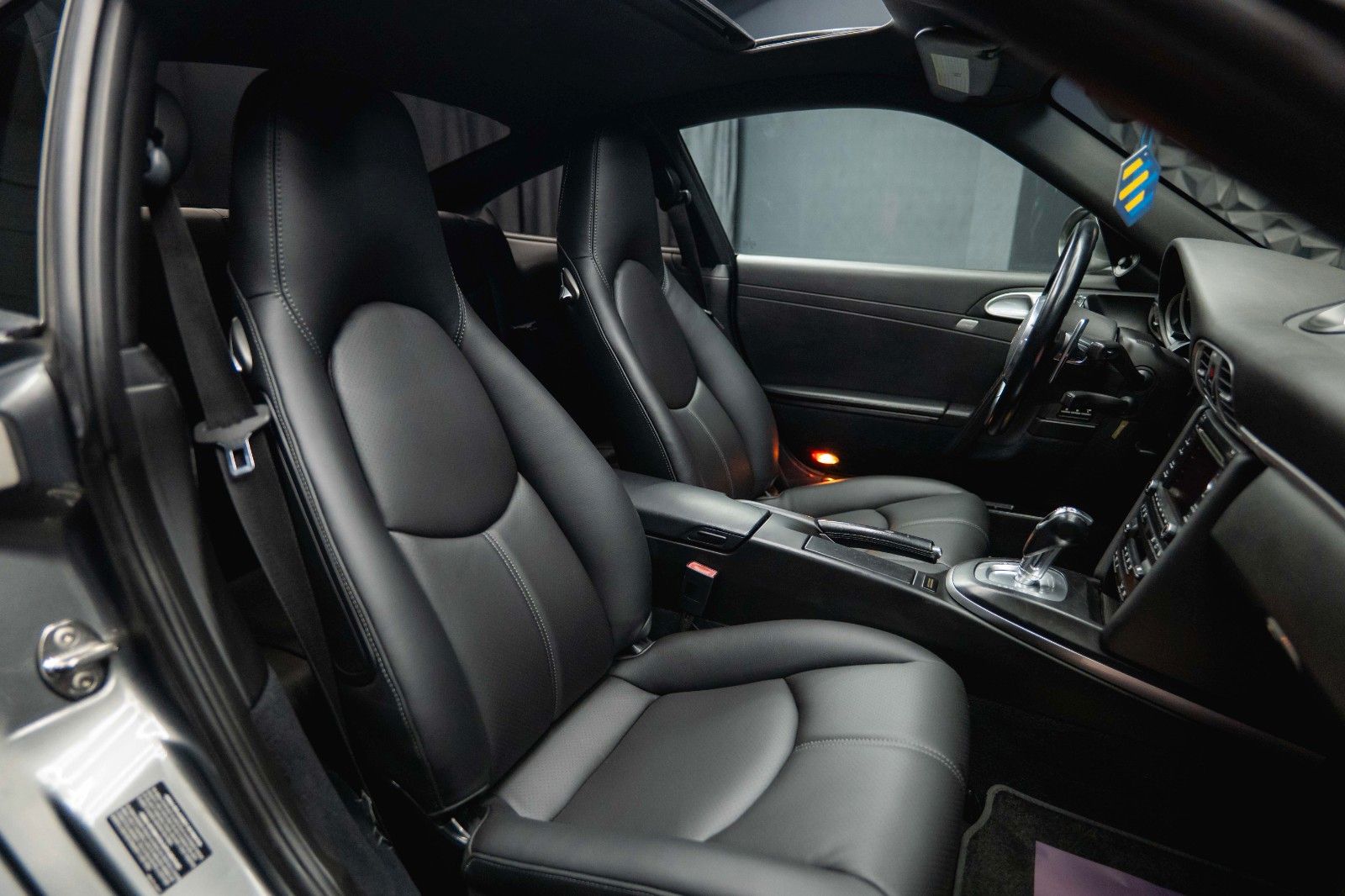 Fahrzeugabbildung Porsche 997.2 911 Carrera S Coupe Sport Chrono+ Bi-Xenon