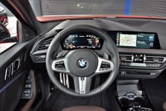 Fahrzeugabbildung BMW M135 i xDrive Voll-Leder Pano HuD h/k LED Memory