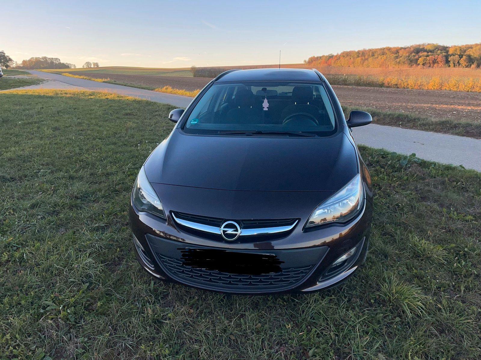 Opel Astra 2014 — photo 5