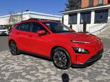 Hyundai Kona Elektro Select ACC SHZ LHZ CAM W-GARANTIE - rote Hyundai KONA Elektro