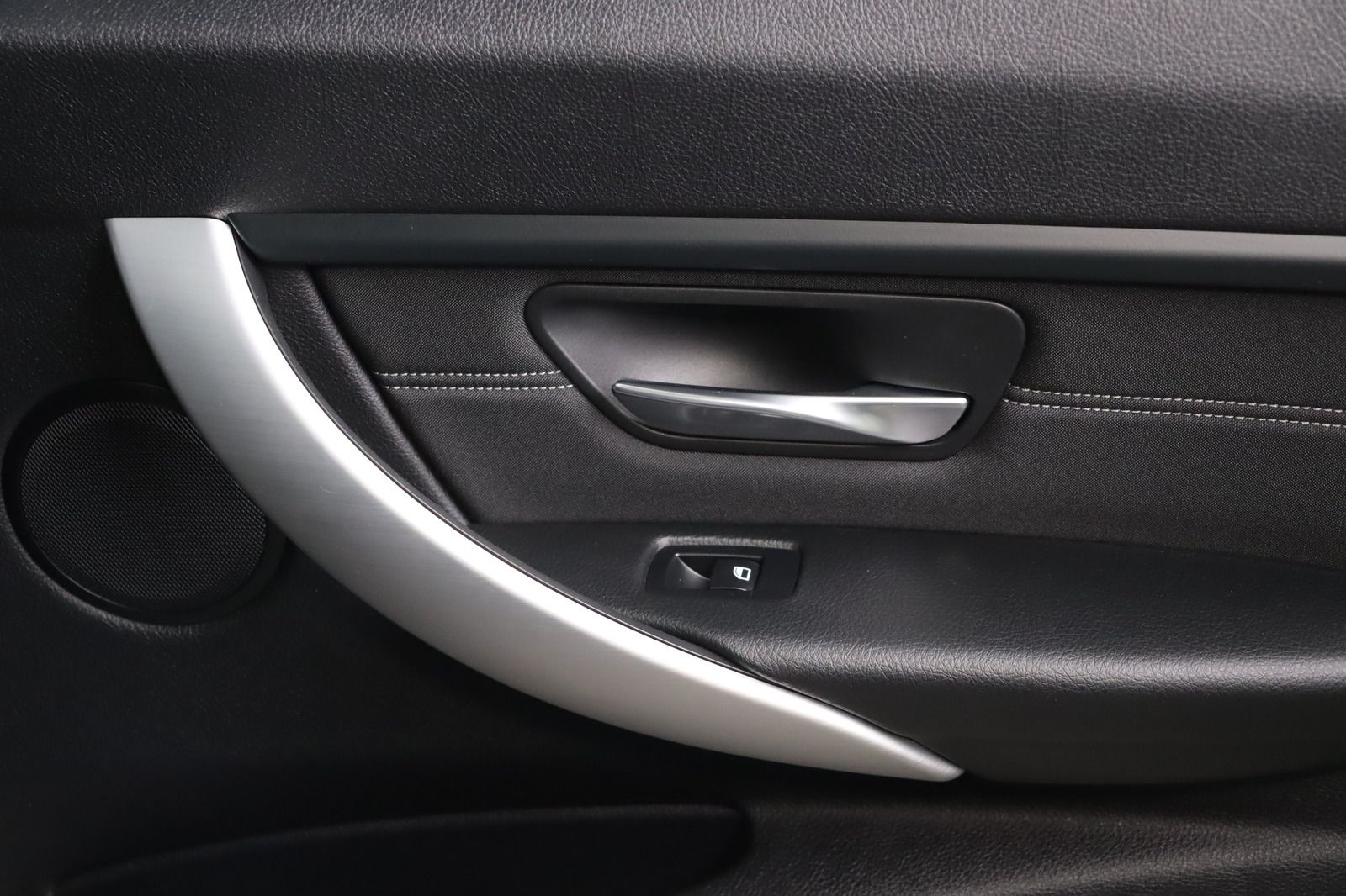 Fahrzeugabbildung BMW 330 d Touring  xDrive Sport Line