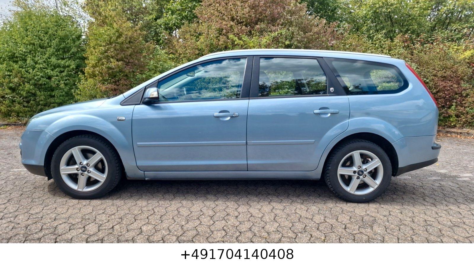Ford Focus 2006 — вигляд ззаду