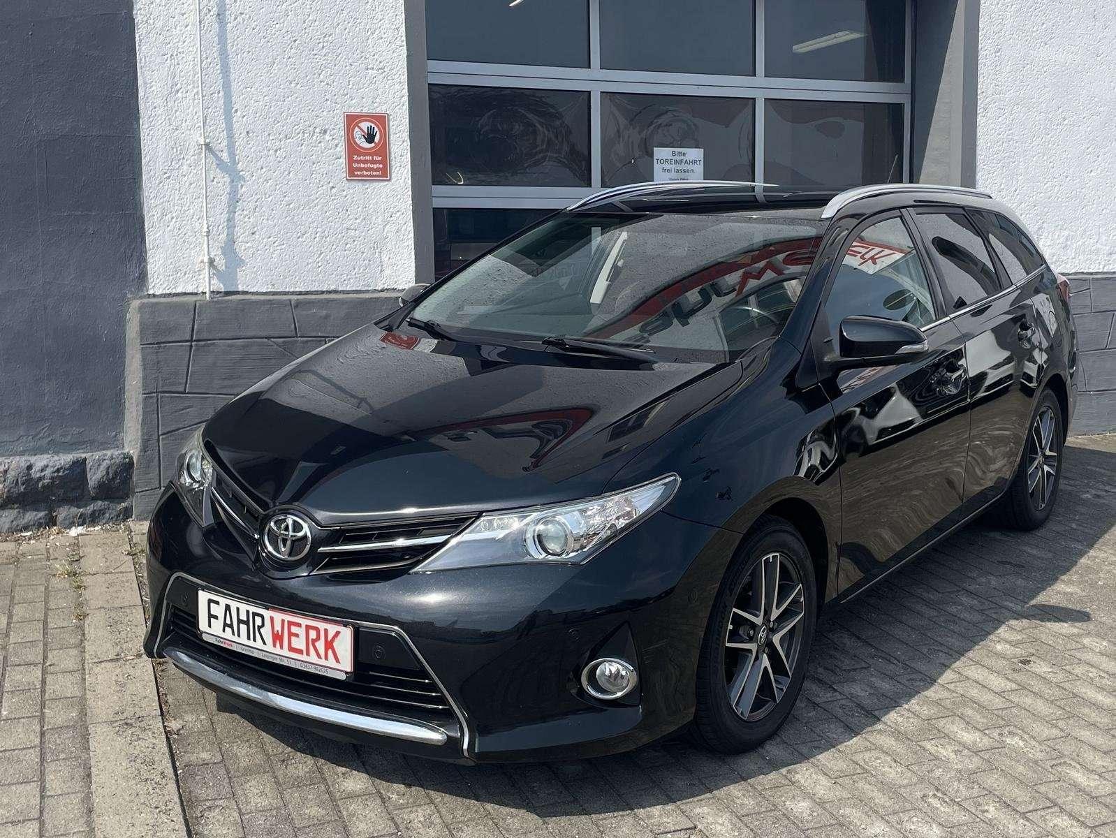 Toyota Auris Edition Tempomat Klimaauto. PDC AHK TÜV NE