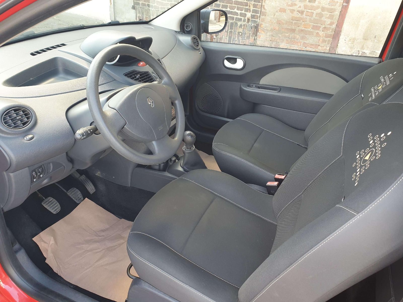 Twingo TÜV NEU/ Klima/ Allwetterreifen – Bild 8