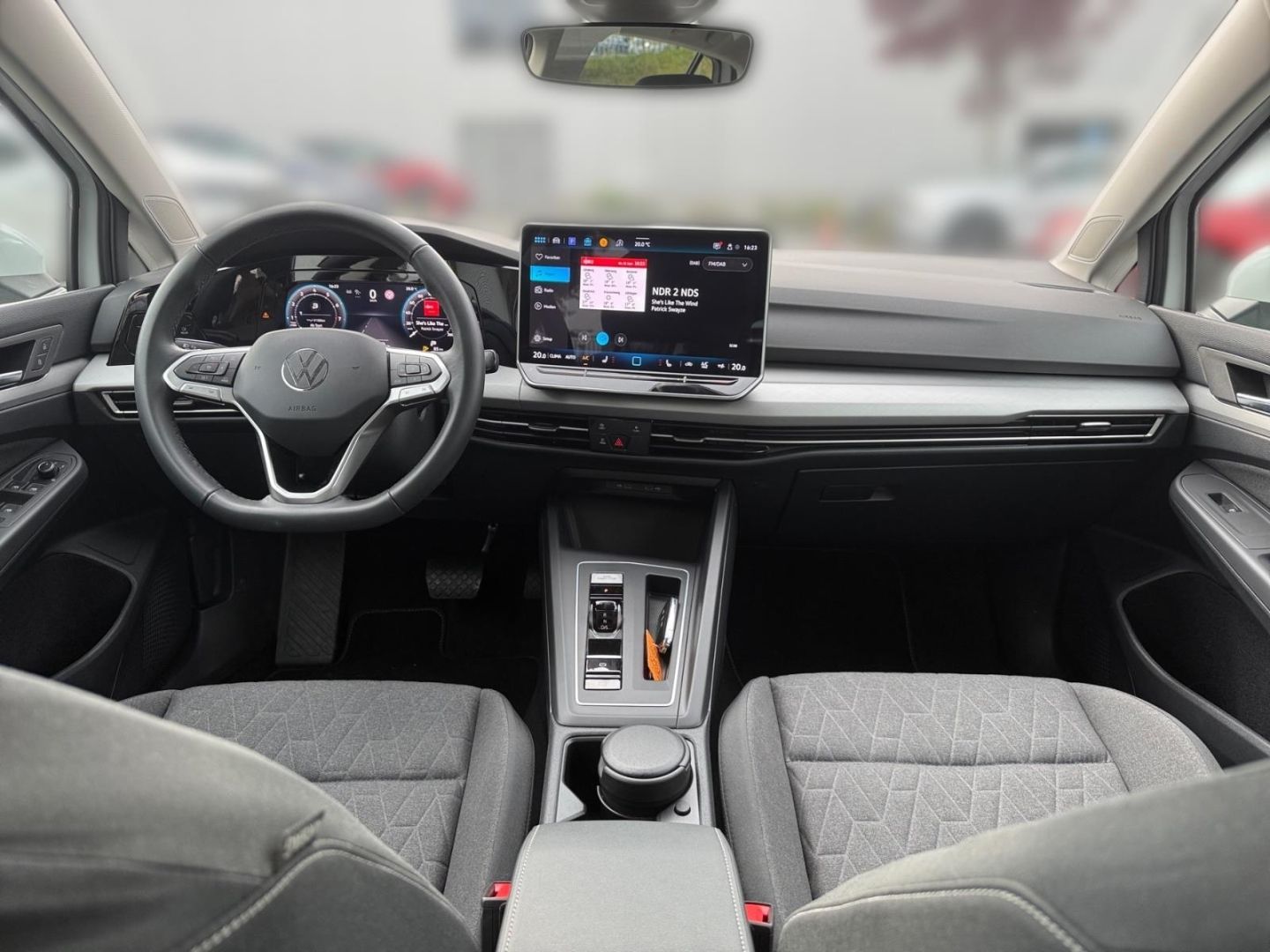 Volkswagen Golf 8 VIII Life 1.5 eTSI ACC Apple CarPlay foto 21