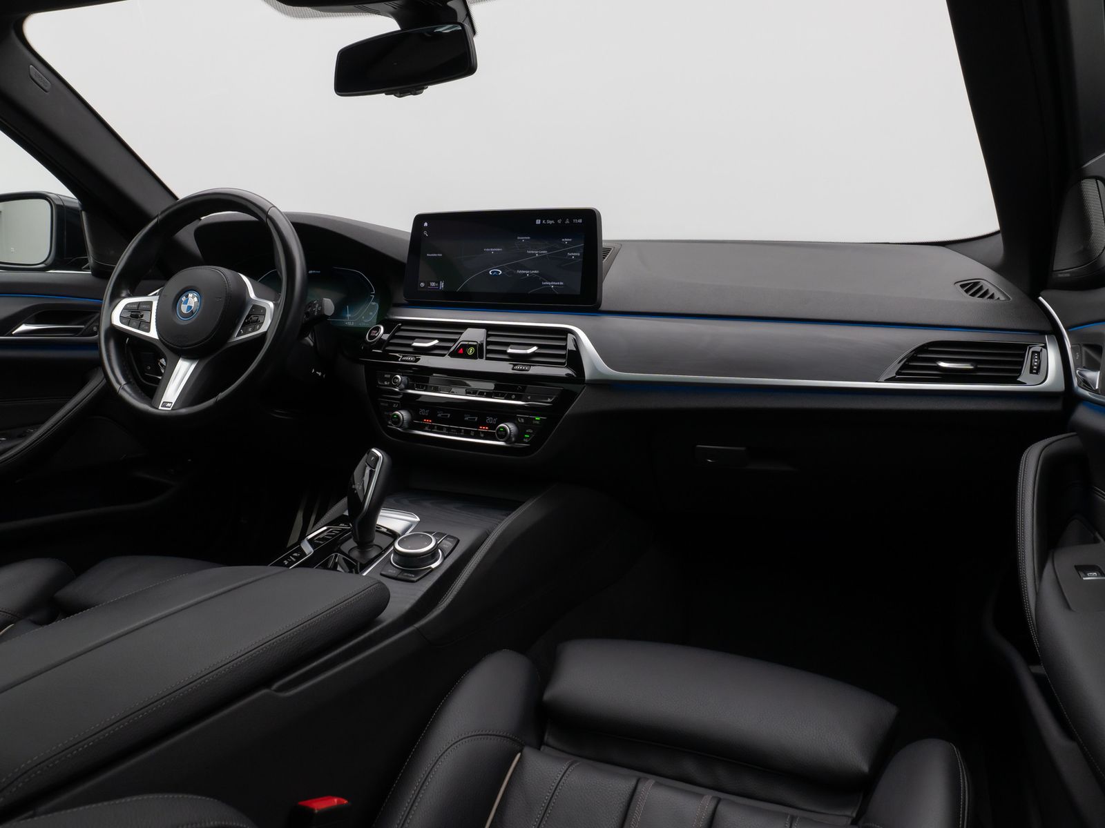 Fahrzeugabbildung BMW 530e xD M Sport Panorama HUD DAB H/K PDC AHK