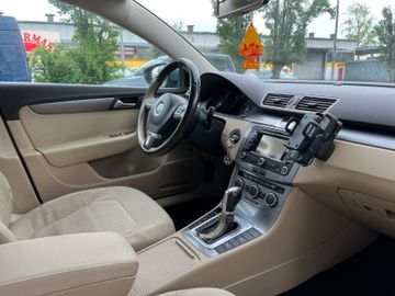 Volkswagen Passat Variant - 4