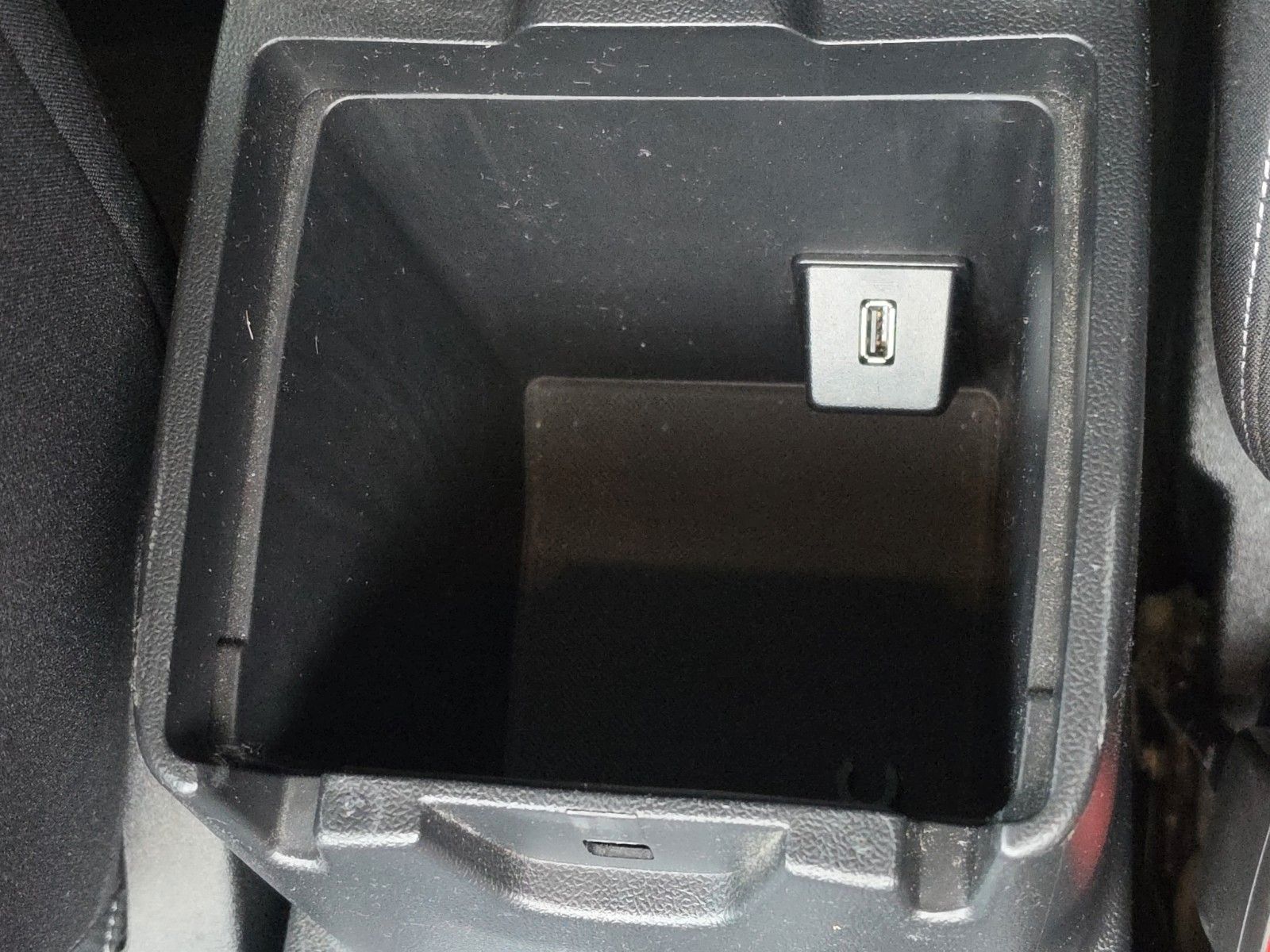 Fahrzeugabbildung Ford Focus Turnier Titanium Navi Kamera