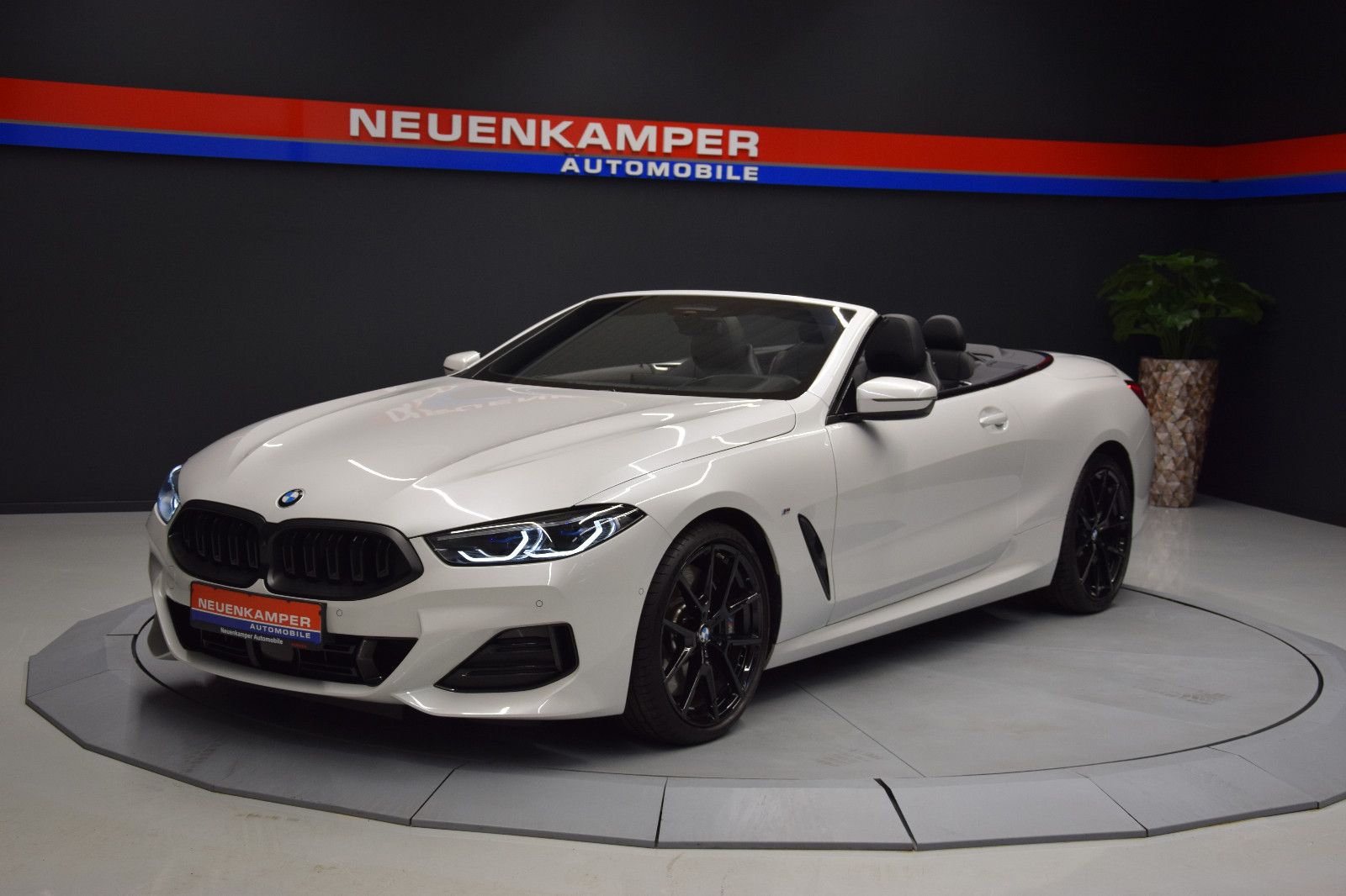 Fahrzeugabbildung BMW 840i M Sport Pro Cabrio HuD Sitzlklima Laser B&W