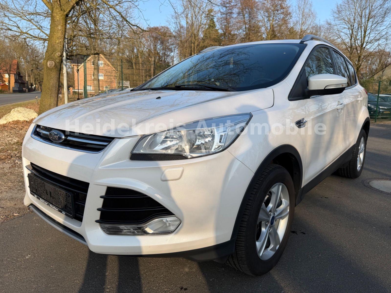 Ford Kuga Titanium 2.0 TDCi, Kamera, Navi, Display