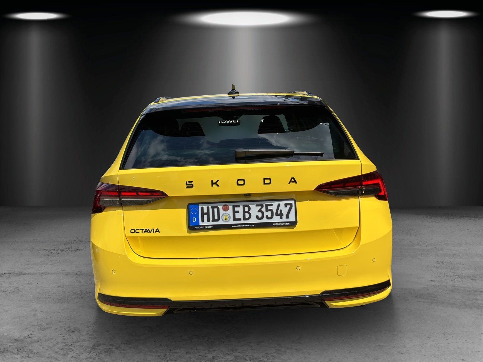 Fahrzeugabbildung SKODA Octavia Combi Sportline 2,0 TDI 110 kW DSG