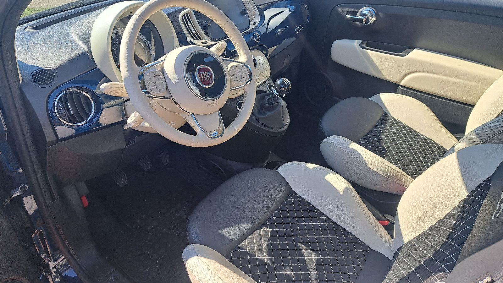 Fahrzeugabbildung Fiat 500 DolceVita