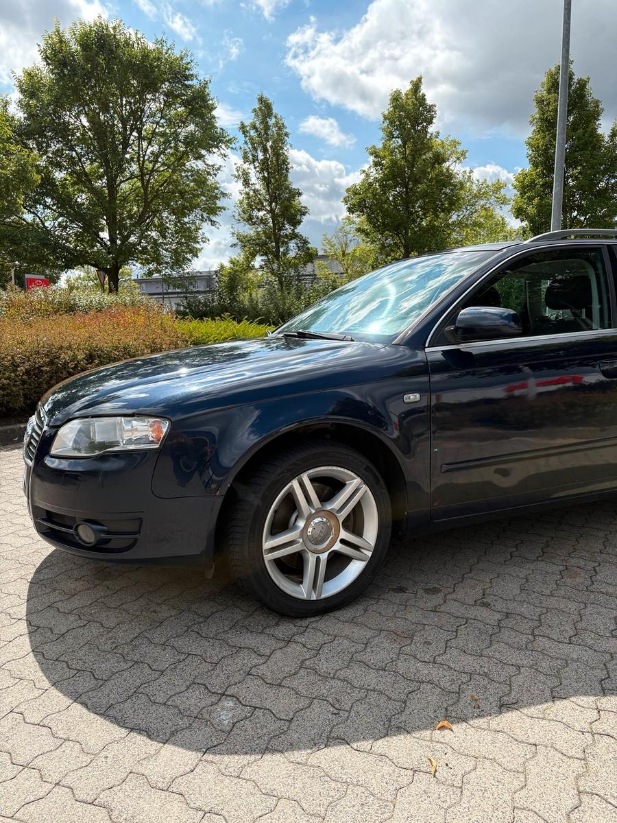 Audi A4 2005 — rear view