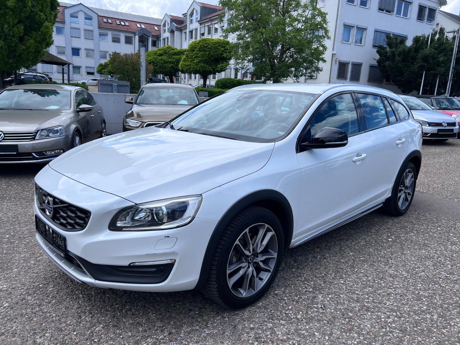 Volvo V60 Cross Country Pro*Aut.*Xenon*Navi*Leder*SHZ