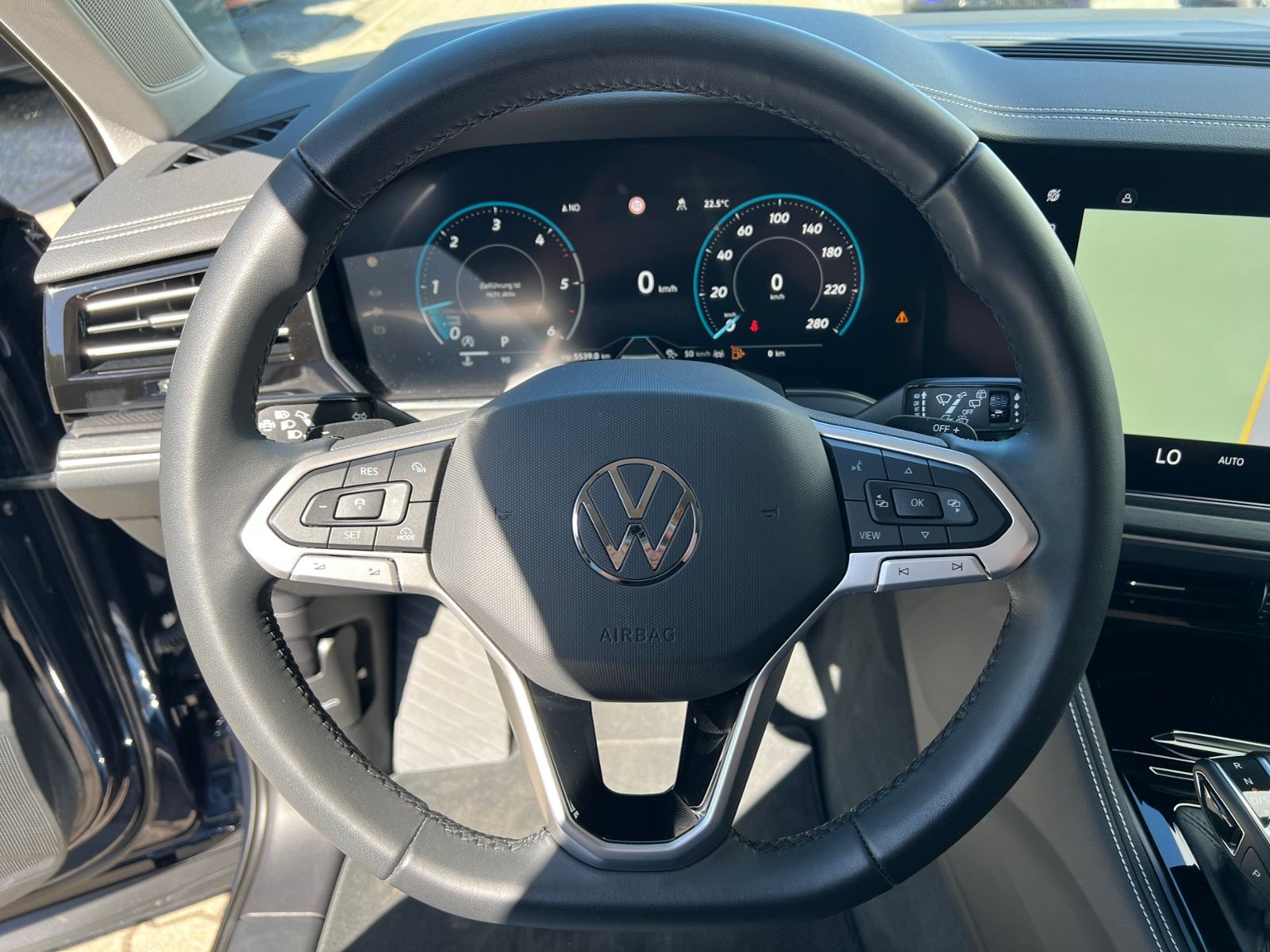 Fahrzeugabbildung Volkswagen Touareg 3.0 TDI 4MOTION *AHK, Luft, ACC, 19''-LM