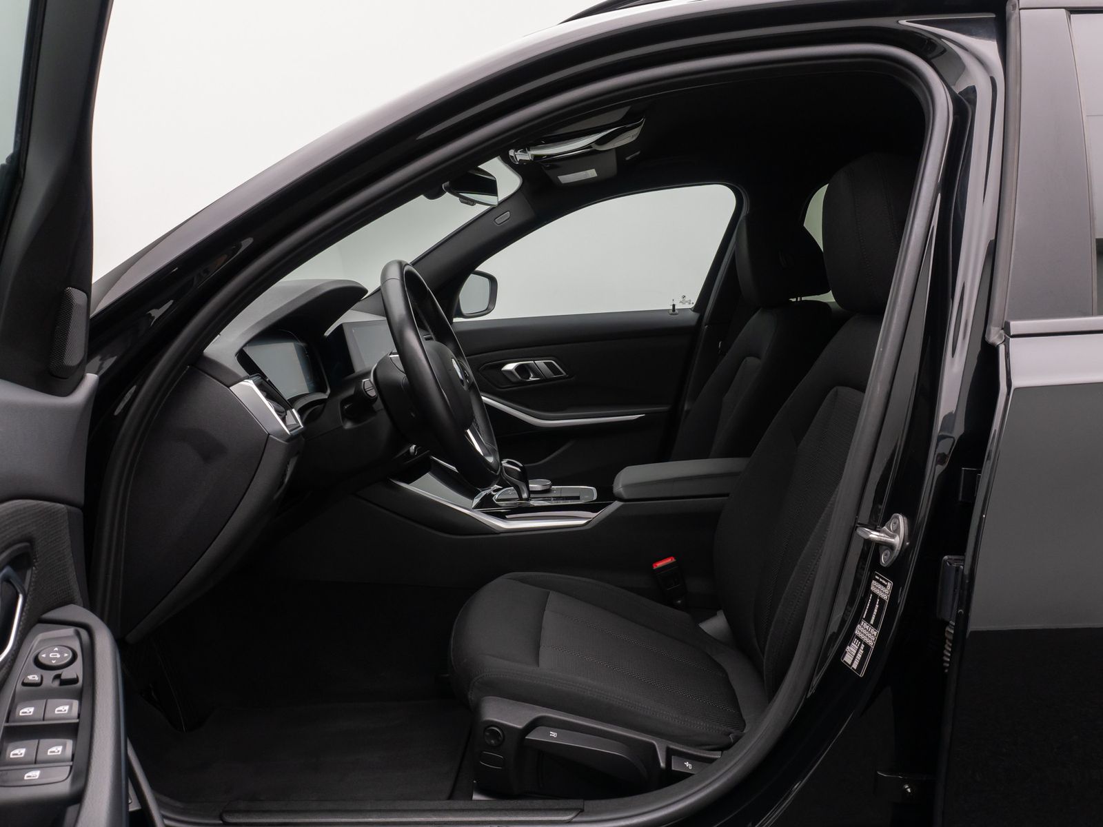 Fahrzeugabbildung BMW 318d HiFi Kamera DAB Alarm WLAN FernlichtAssist