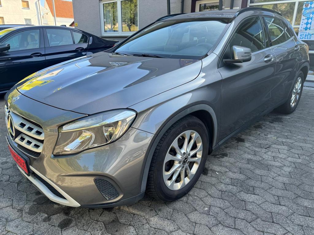 Mercedes-Benz GLA 200