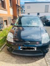 Ford gepflegt  regelmäßig durchgeführt - Ford Fiesta aus 2005 mit Diesel-Antrieb