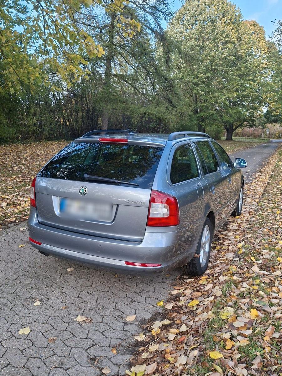 Skoda Octavia 2012 — engine 122 HP (90kW)