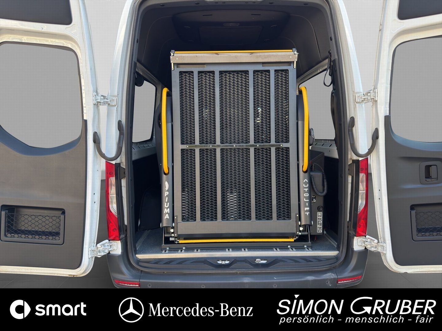 Fahrzeugabbildung Mercedes-Benz Sprinter 317 Tourer L2H2 Mobilität Rollstuhl