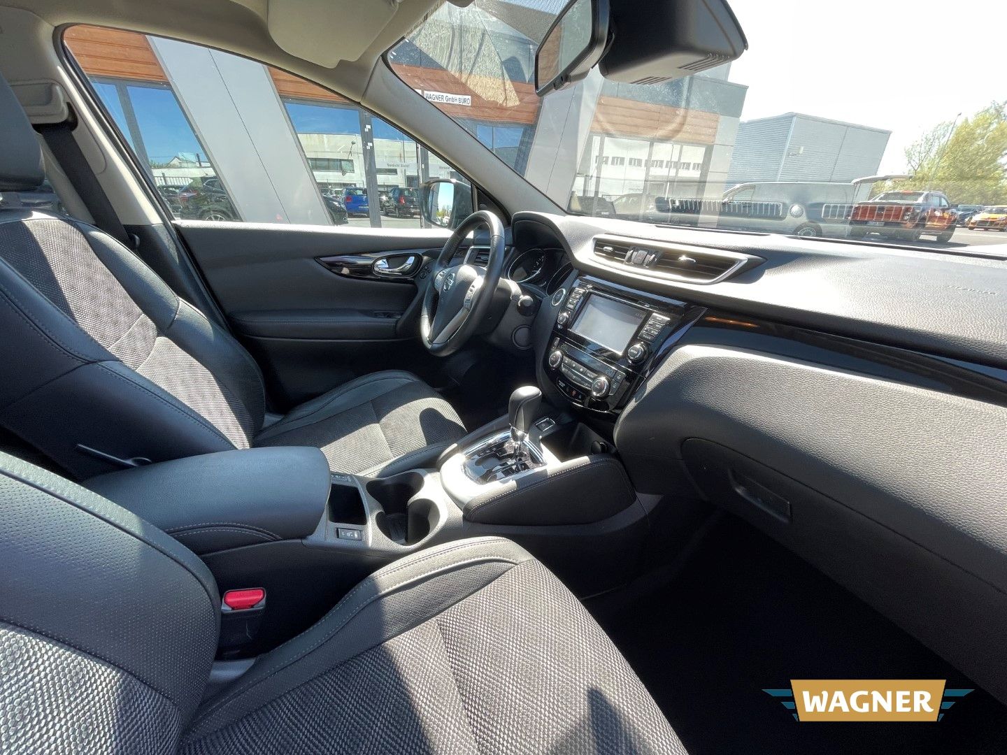 Fahrzeugabbildung Nissan Qashqai N-Connecta Automatik Tempomat