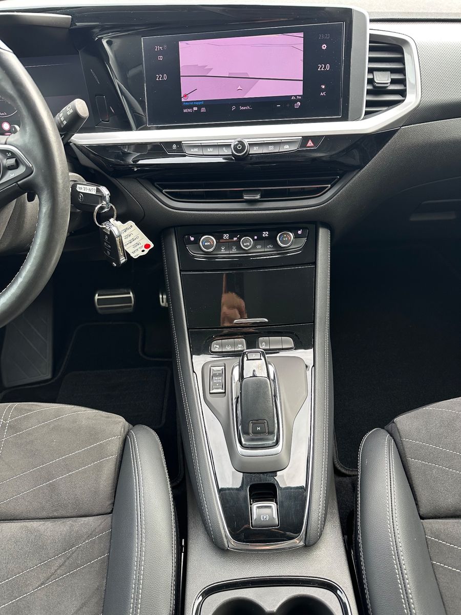 Fahrzeugabbildung Opel Grandland X 1.5 D Automatik Elegance NAV+MATRIX