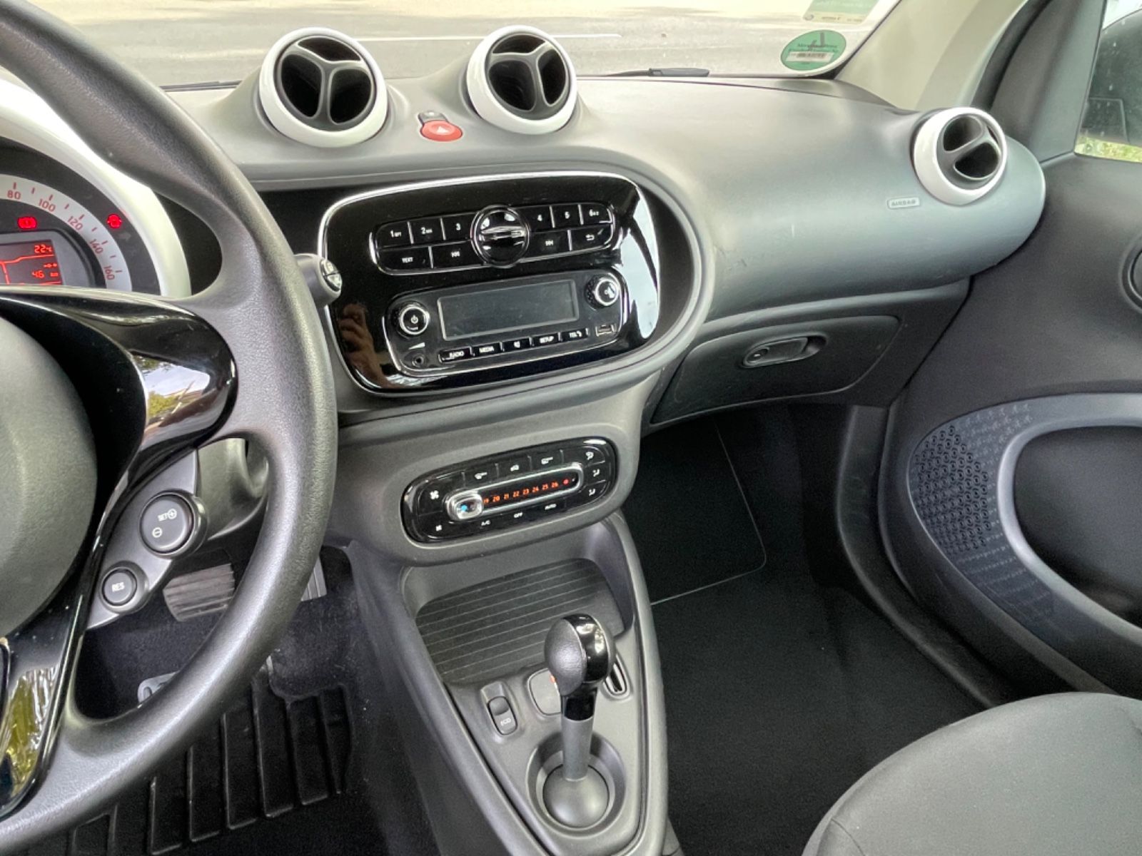 Fahrzeugabbildung Smart ForTwo EQ Coupe*Klima*1.Hand*Sitzheizung*