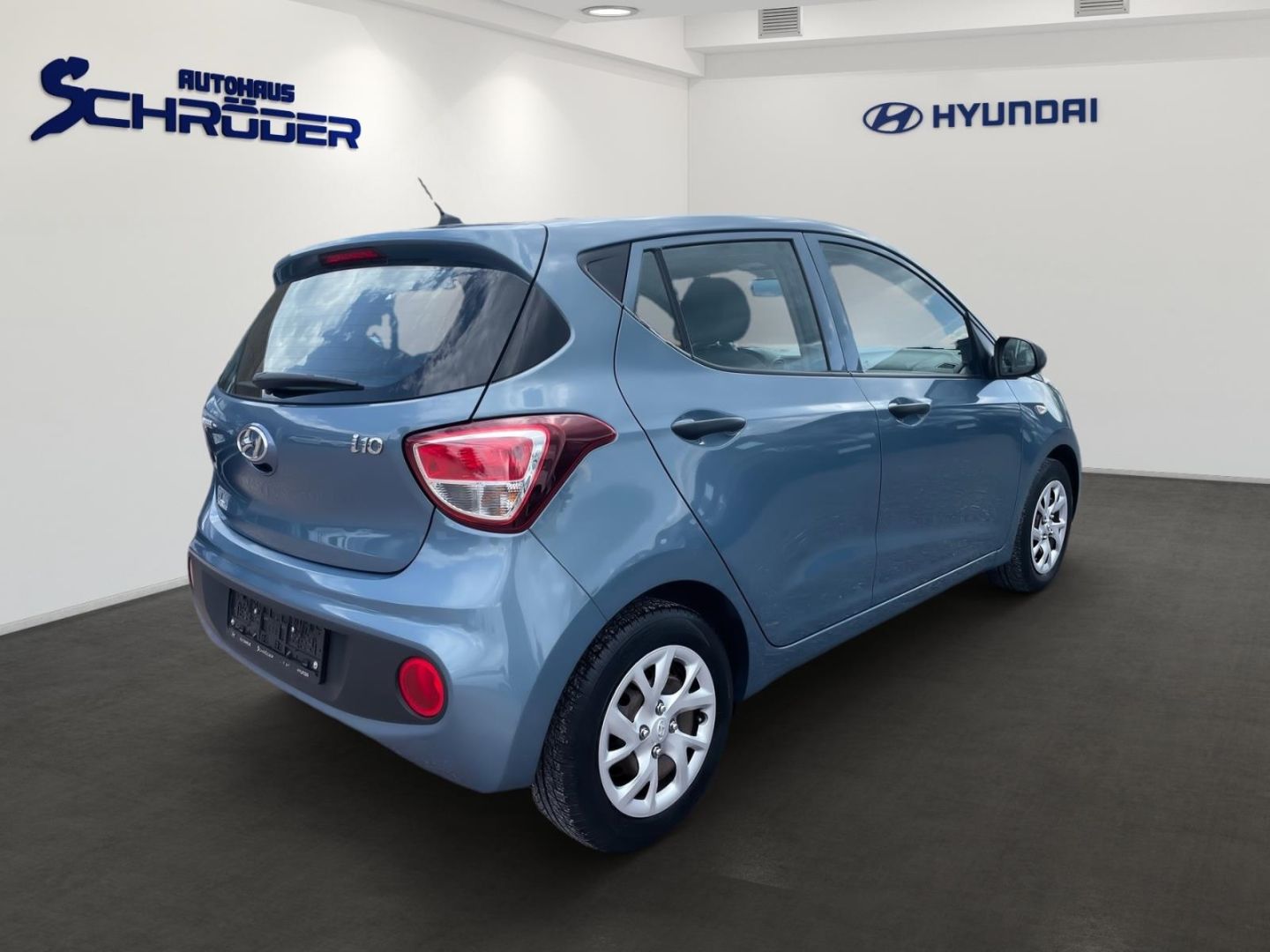 Fahrzeugabbildung Hyundai i10 1.0 Select Plus-Paket Allwetterreifen