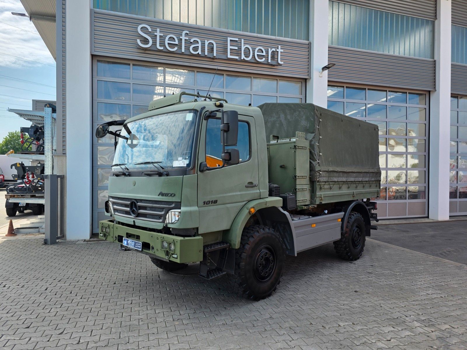 Fahrzeugabbildung Mercedes-Benz Atego 1018 A 4x4 Pritsche Plane mehrfach vorh.