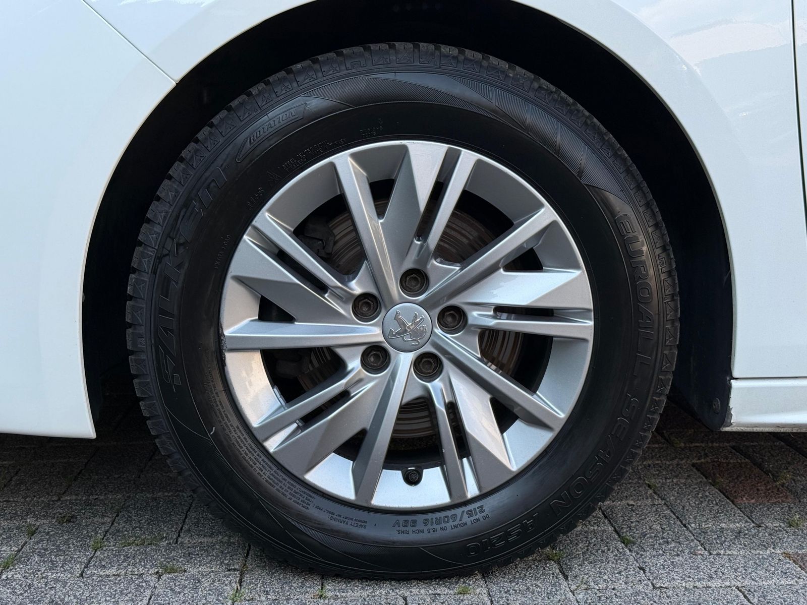 Fahrzeugabbildung Peugeot 508 1.5 Blue-HDI Active NAV+SHZ+KAM180°+TEMP+MFL