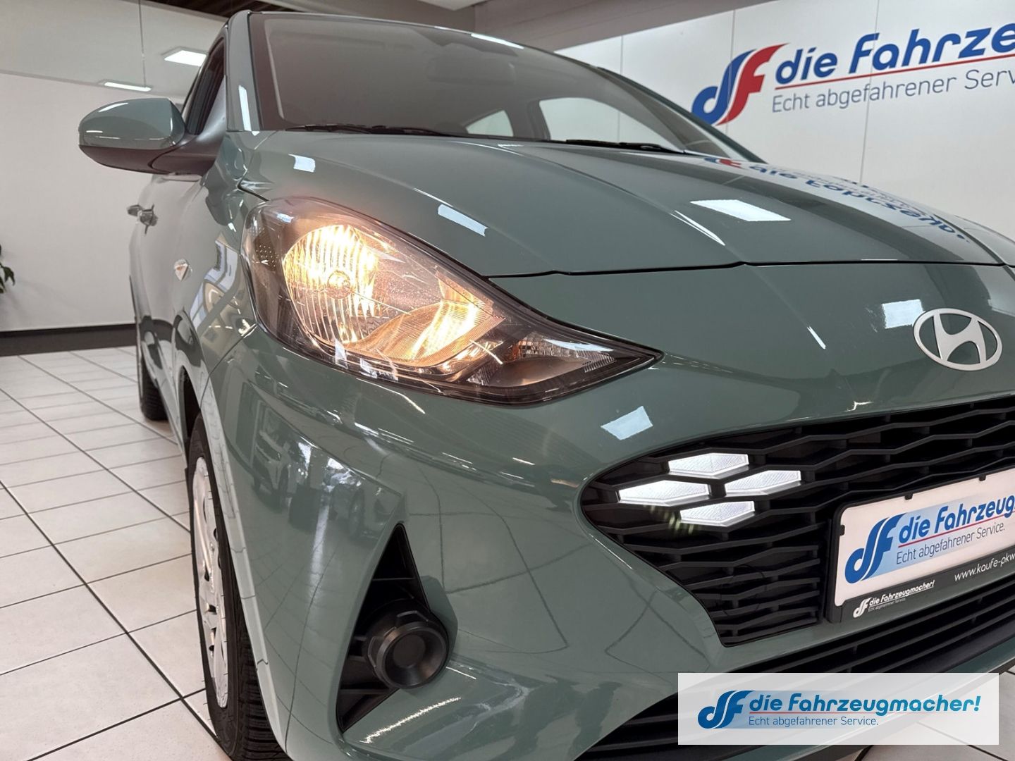 Fahrzeugabbildung Hyundai i10 Trend Navi Apple CarPlay Android Auto Musiks