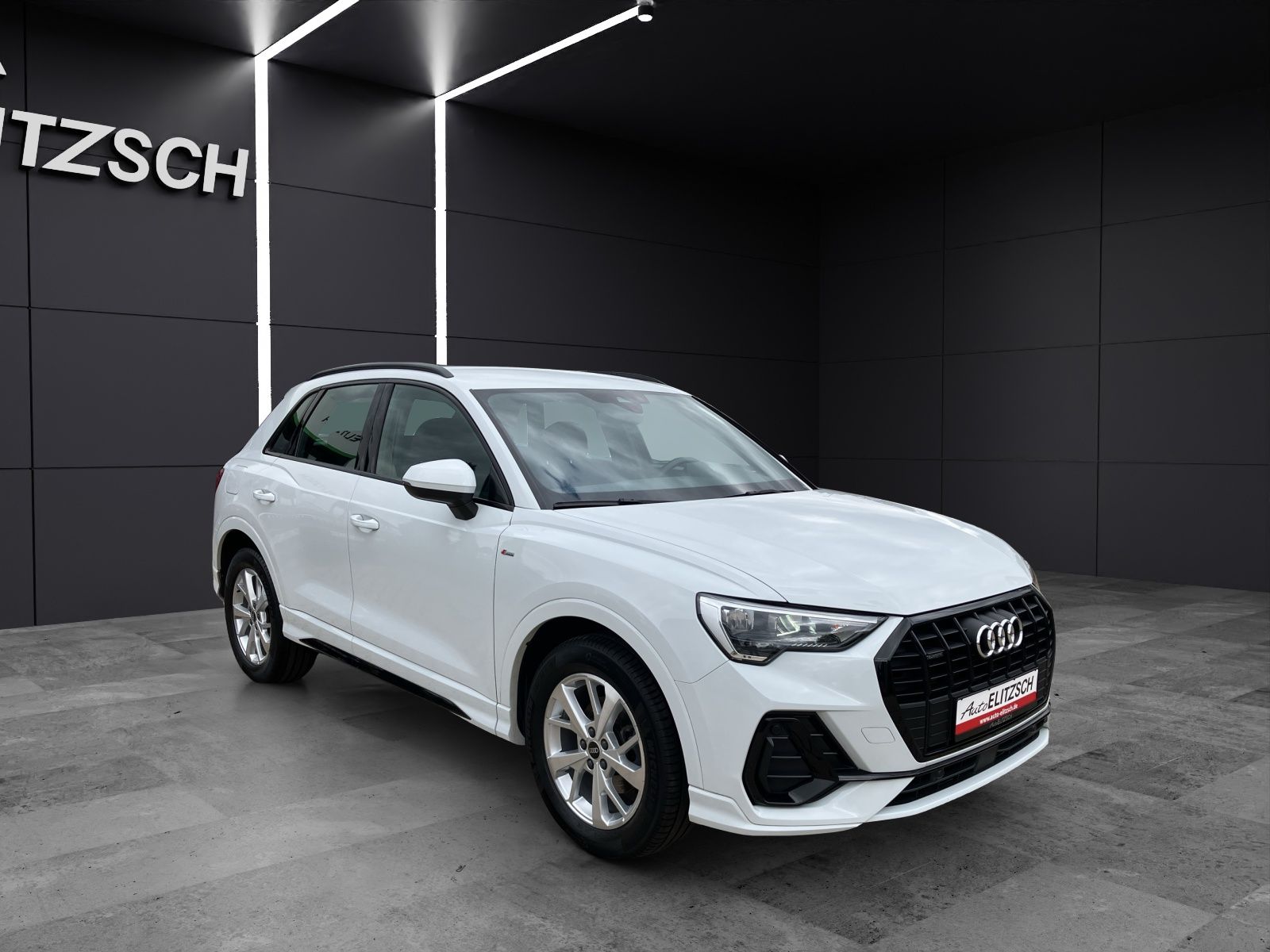 Fahrzeugabbildung Audi Q3 35 TDI quattro S-line S-tronic Navi AVC GRA R