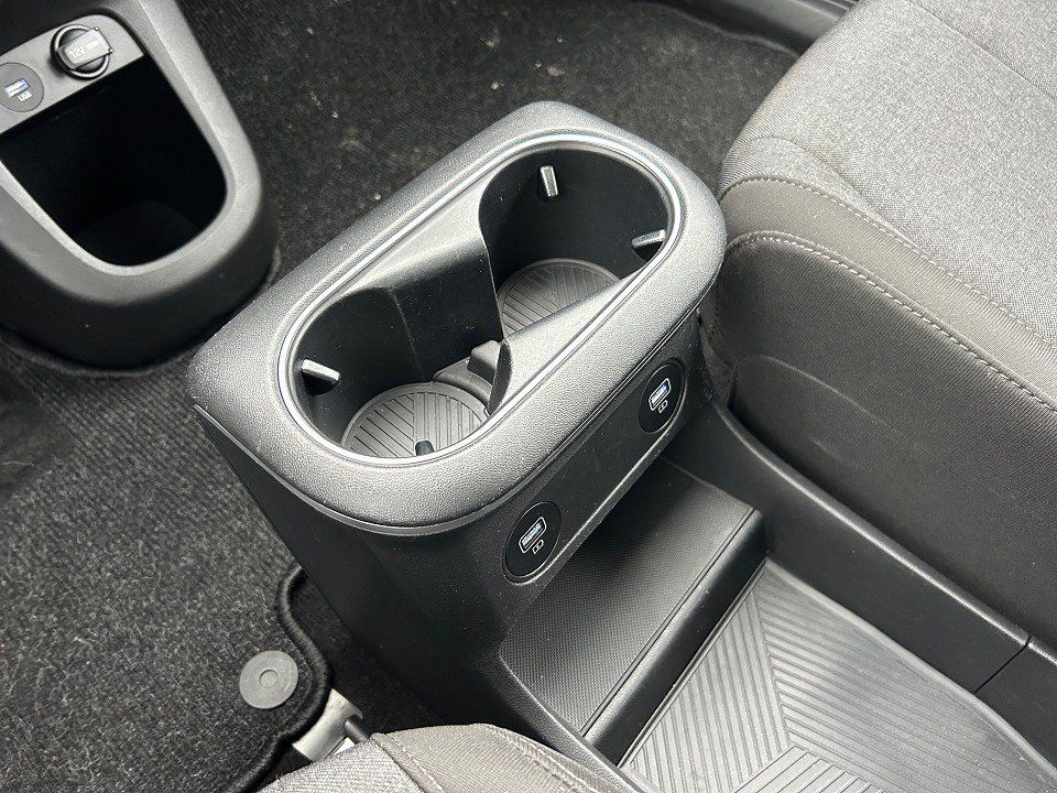 Fahrzeugabbildung Hyundai IONIQ 5 58kWh BASIS EFFI-P 1HD GARANTIE NAV+LED+